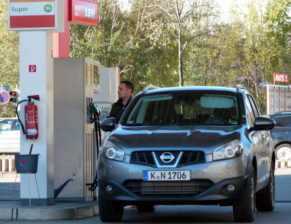 Recht 2013: Stromautos, elektrische Fahrräder und Bezinpreiskontrolle