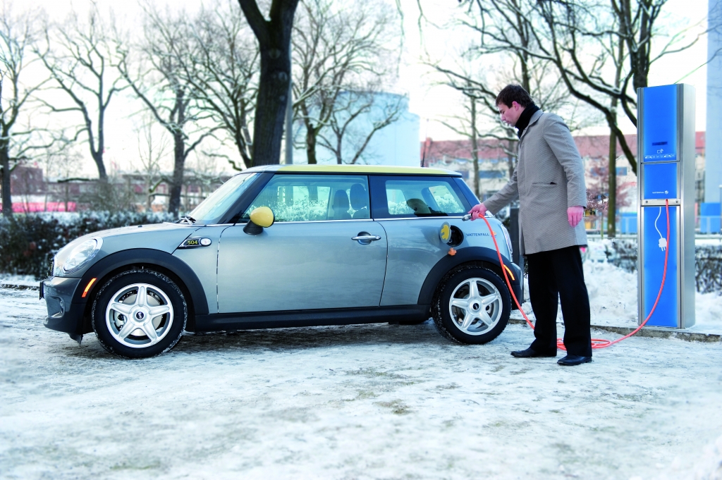 Recht 2013: Stromautos, elektrische Fahrräder und Bezinpreiskontrolle