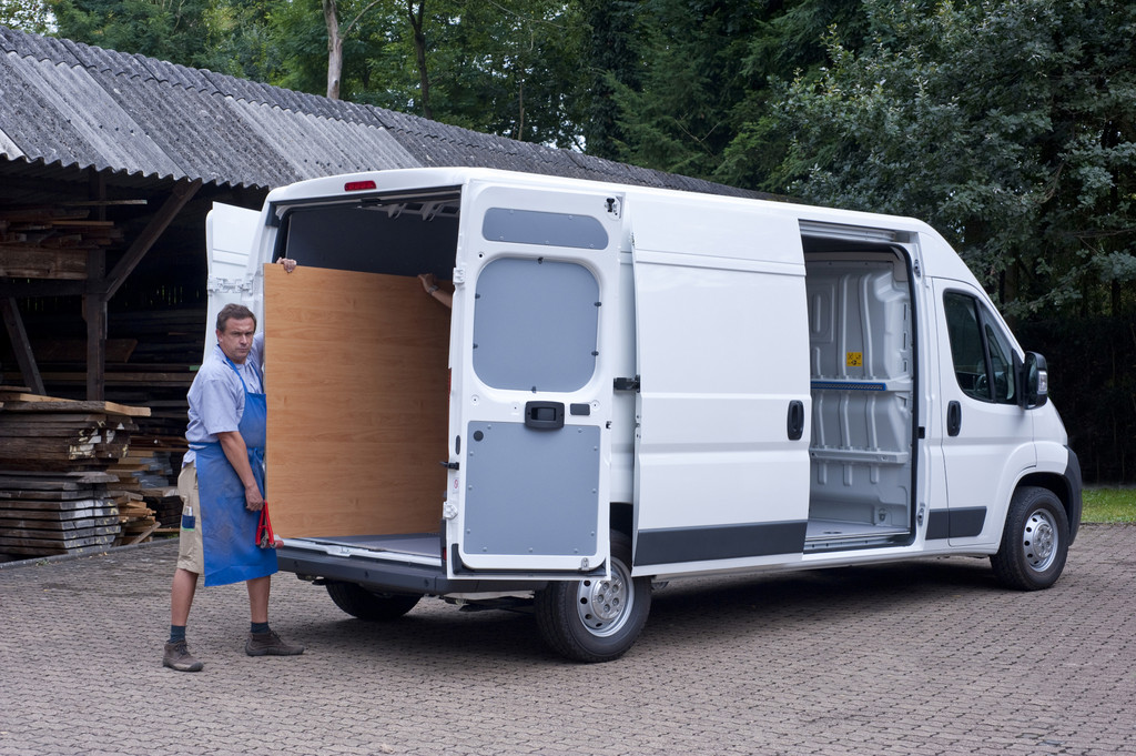 Starthilfe von Peugeot für Handwerker