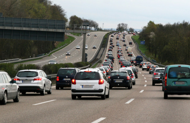 Stauprognose: Dichter Verkehr vor dem Jahreswechsel