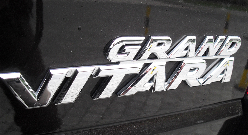 Suzuki Grand Vitara: Modellschriftzug auf der Hecktür. 