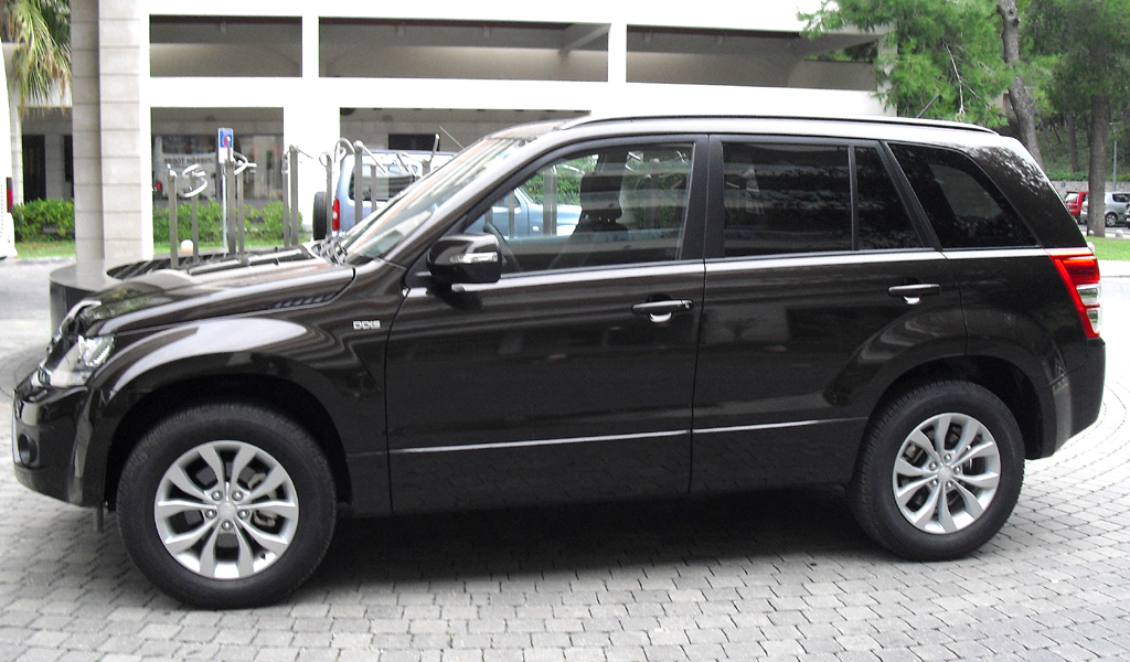 Suzuki Grand Vitara: Und so sieht das kompakte SUV-Modell von der Seite aus.