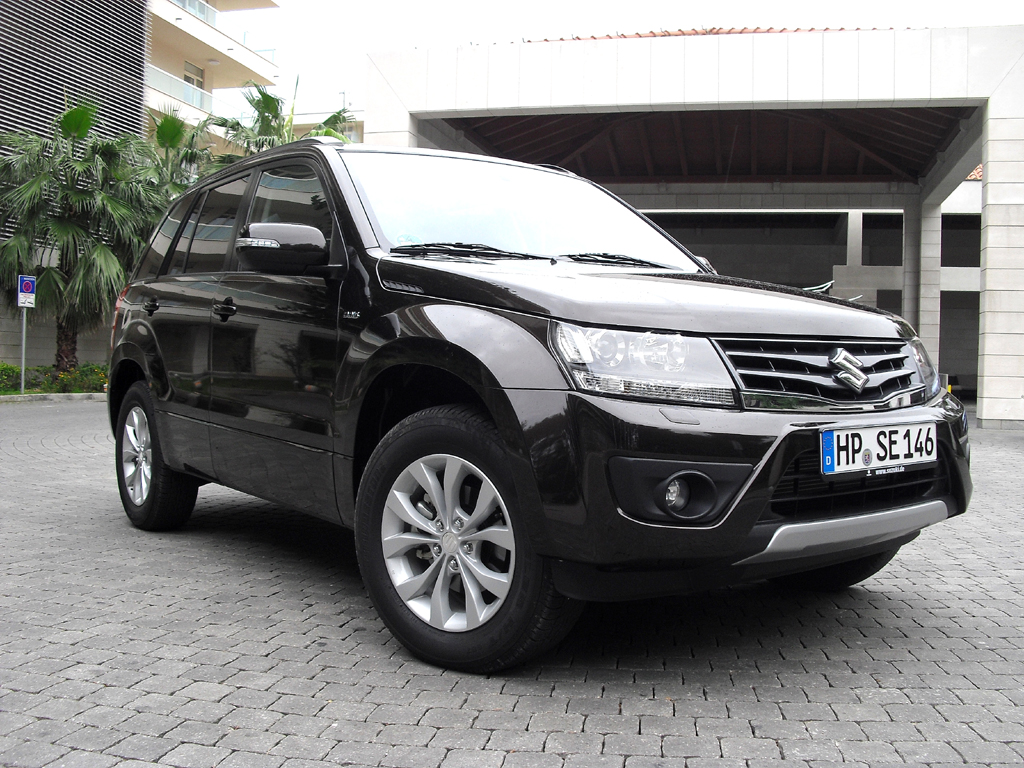 Suzuki hat seinen Grand Vitara leicht überarbeitet. 