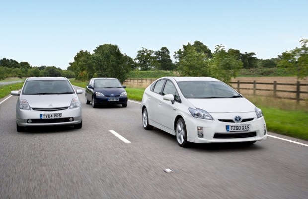 Toyota Prius feiert 15. Geburtstag