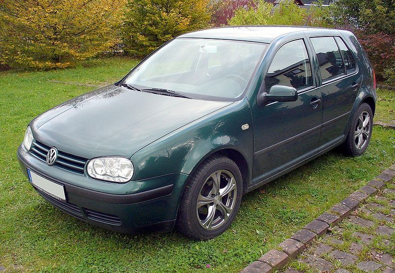 VW Golf IV grün