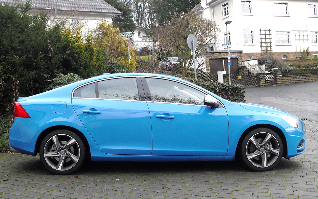 Volvo S60: Und so sieht die sportliche Premium-Kompaktlimousine von der Seite aus.
