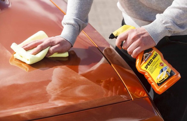 Wachsspray für die Autolackpflege zwischendurch