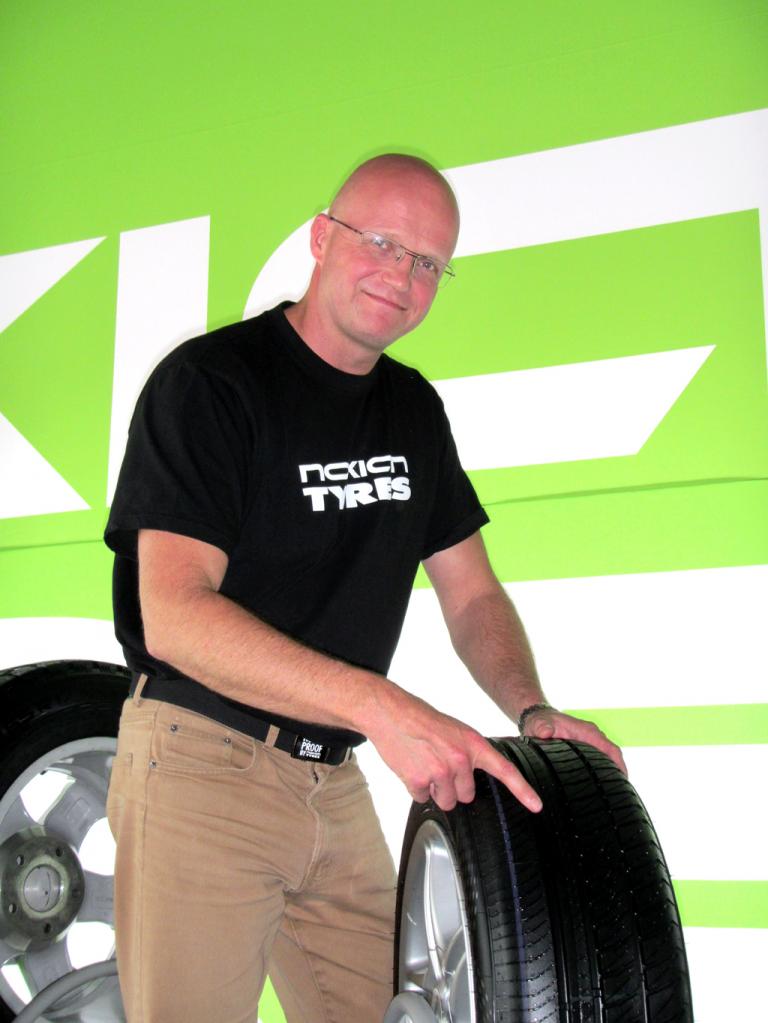 Antti-Jussi Tähtinen ist verantwortlich für Marketing und Kommunikation. 