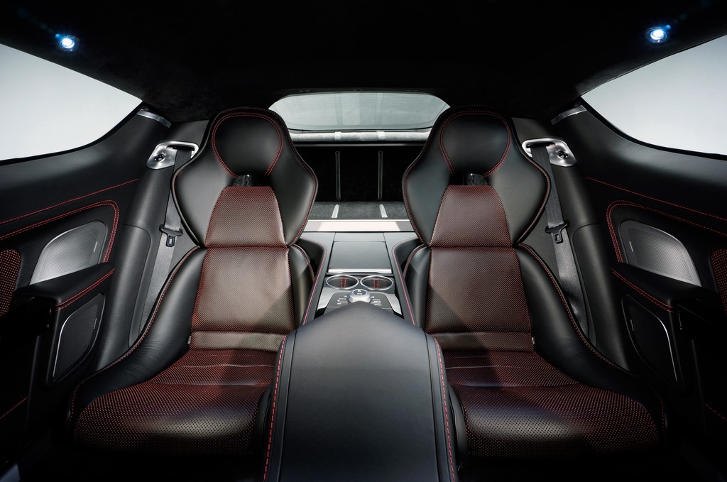 Aston Martin Rapid S: Mehr Kraft, mehr Eleganz