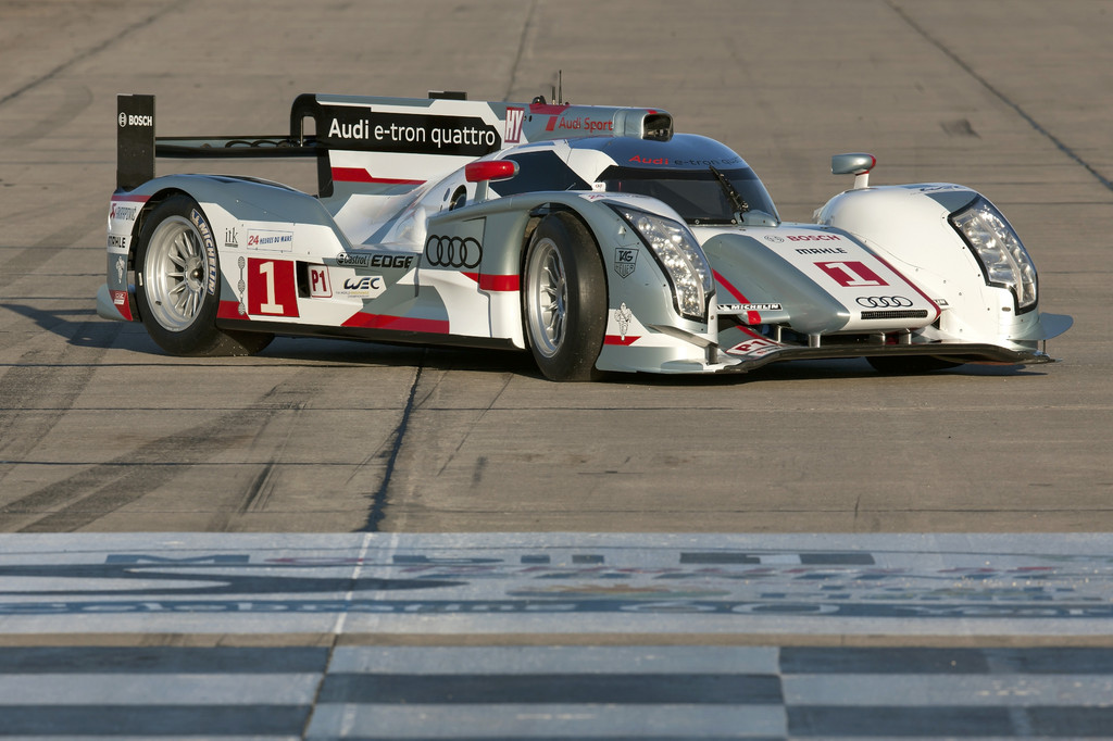 Audi startet mit zwei R18 E-tron Quattro in Sebring