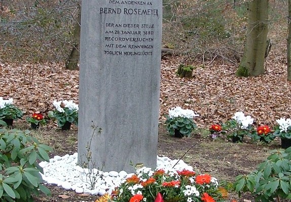 AvD gedenkt Rennfahrer Bernd Rosemeyer