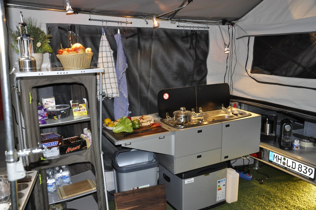 CMT Stuttgart 2013: Camper, Multifunktionsanhänger und Hubdachwohnwagen
