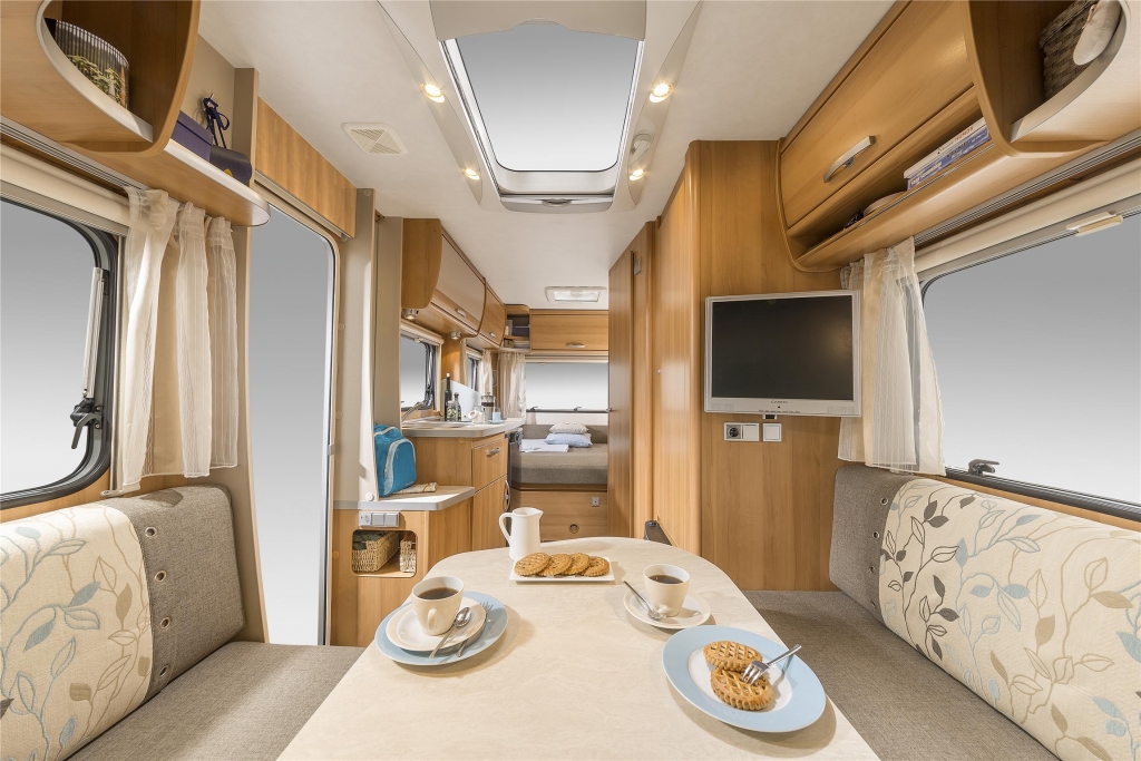 CMT Stuttgart 2013: Hymer Eriba Nova Light – Leichtgewicht unter den Campern