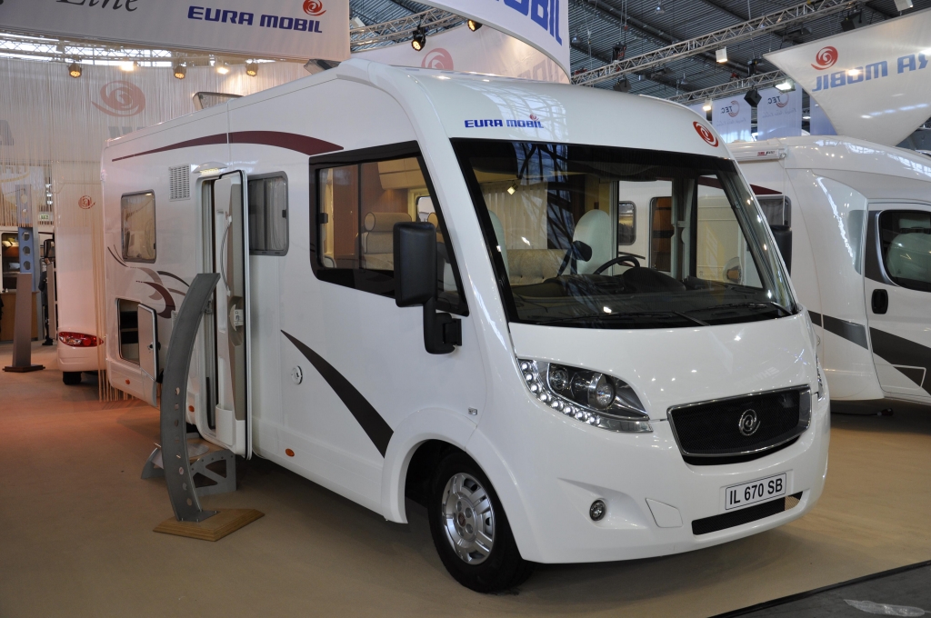 CMT Stuttgart 2013: Von der Landyacht bis zum Kastenwagen