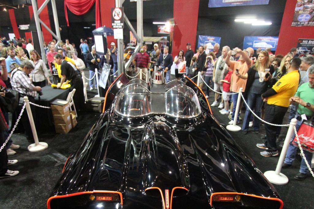 Das legendäre Batmobil bringt am Ende 4,2 Millionen ein und wird zum teuersten Auto dieser Woche