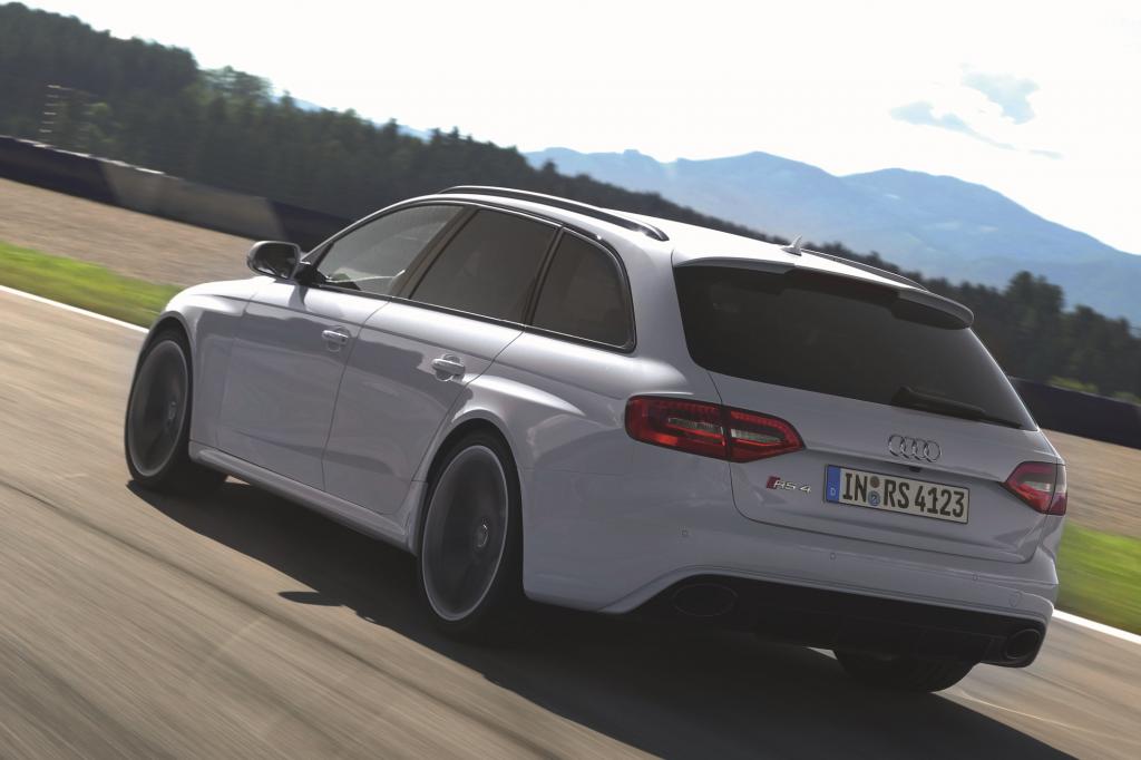 Den RS 4 Avant meint man schon ewig zu kennen
