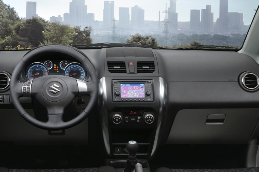 Der SX4 mit Allrad ist in den Ausstattungsvarianten „Club“ und „Comfort“ erhältlich