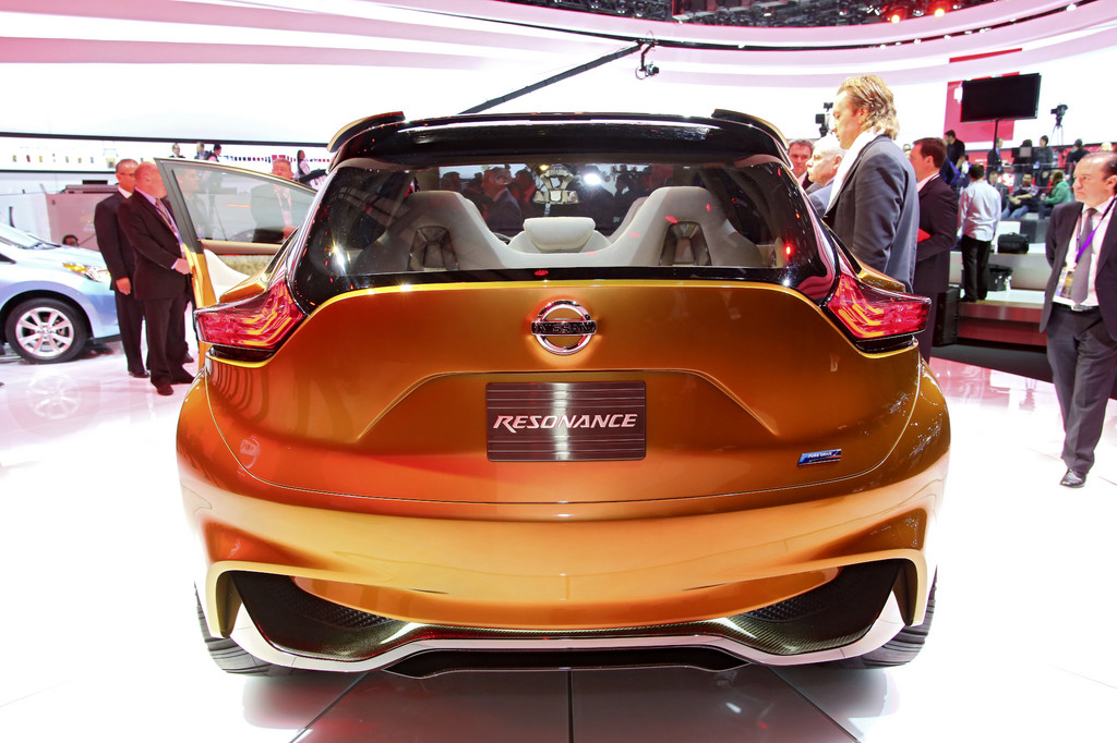 Detroit 2013: Crossover-Hybrid Nissan Resonance Concept feiert Premiere