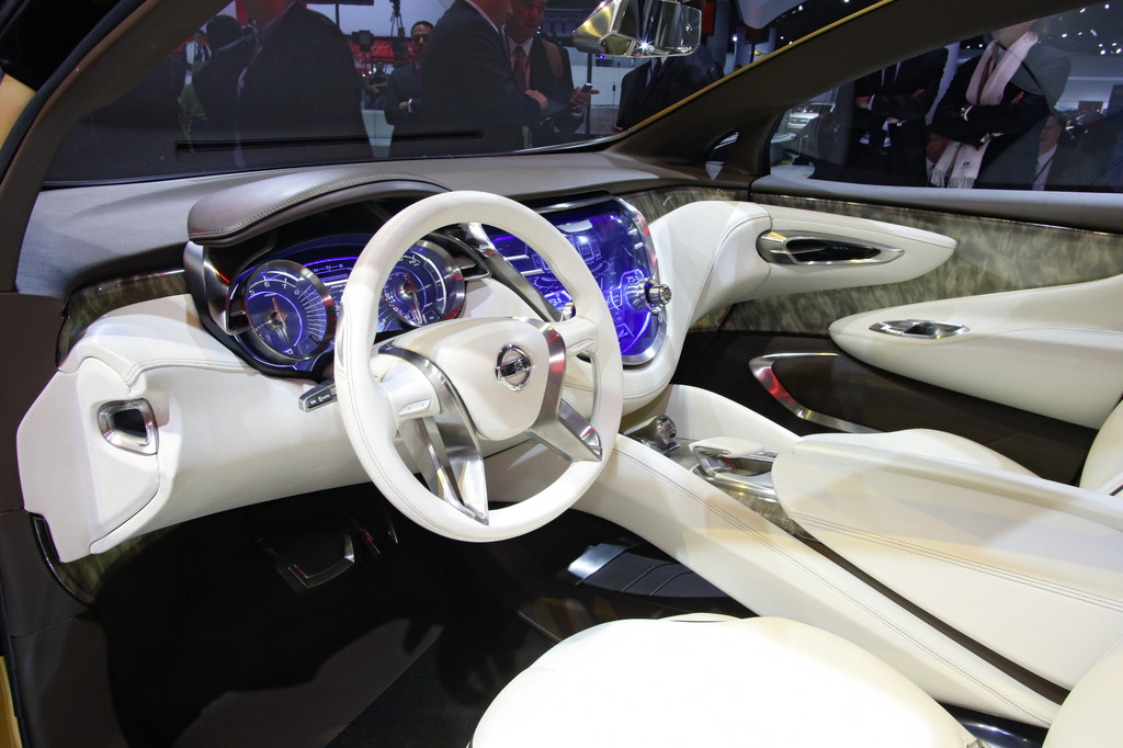 Detroit 2013: Crossover-Hybrid Nissan Resonance Concept feiert Premiere