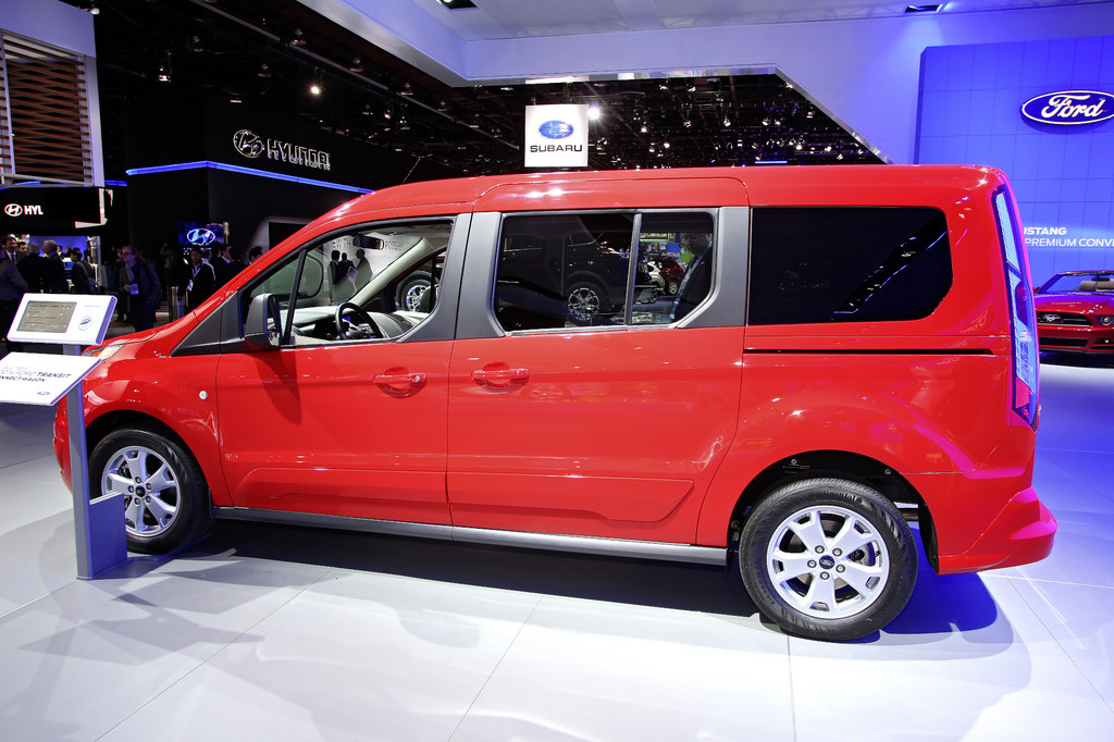 Detroit 2013: Ford Transit als runde Sache