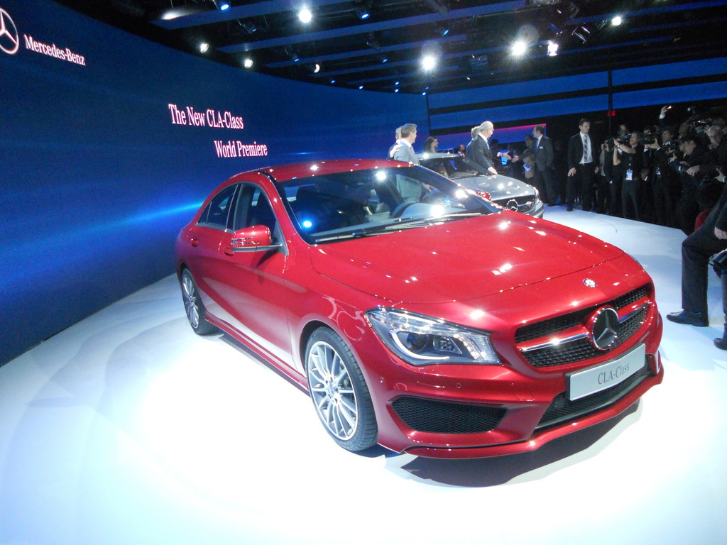 Detroit 2013: Mercedes-Benz CLA-Klasse begründet neues Segment