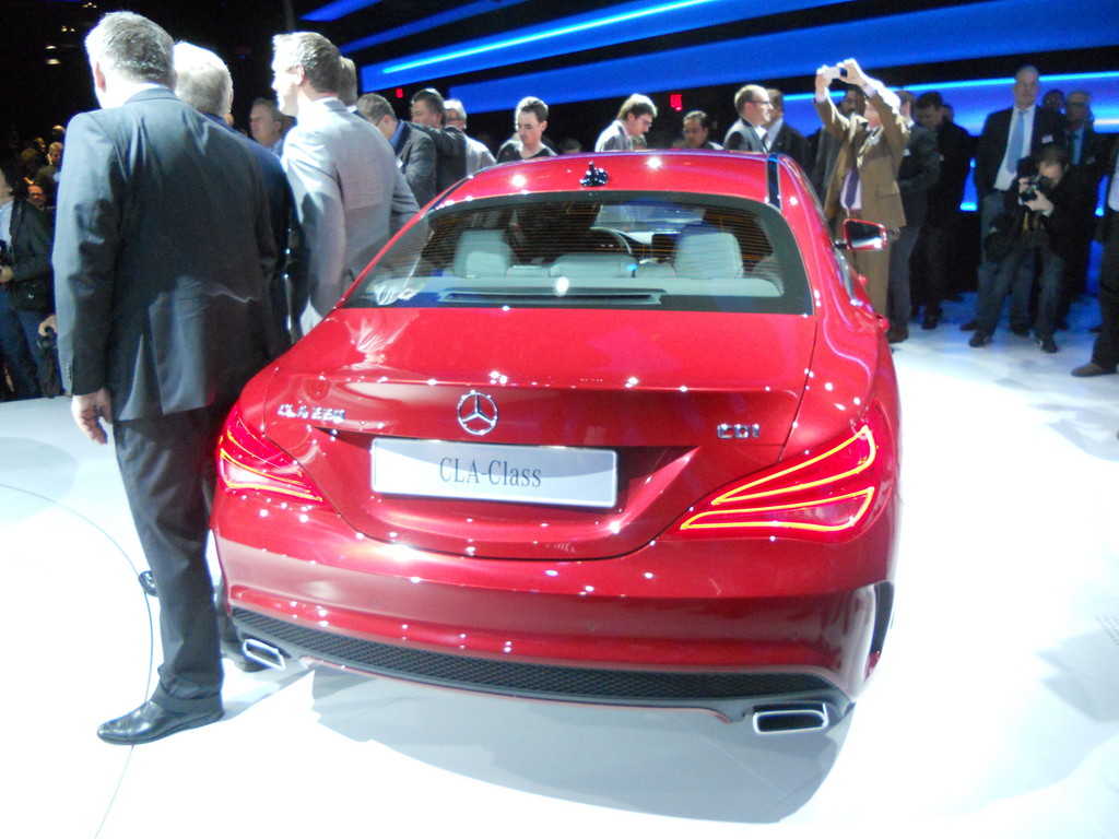 Detroit 2013: Mercedes-Benz CLA-Klasse begründet neues Segment