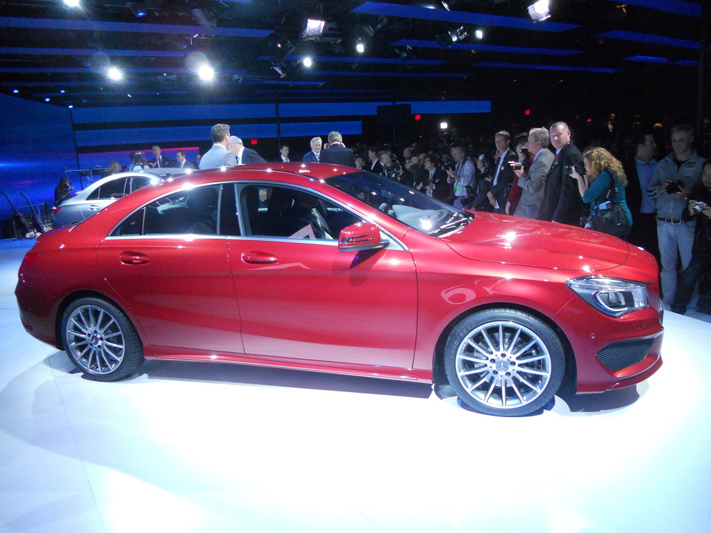 Detroit 2013: Mercedes-Benz CLA-Klasse begründet neues Segment