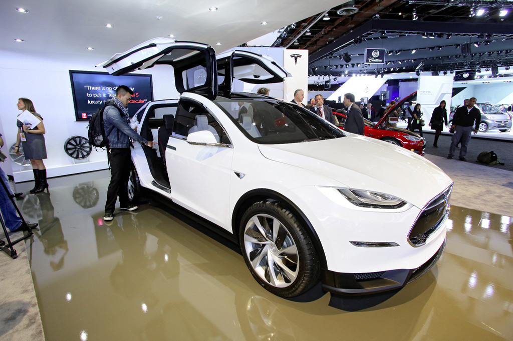 Detroit 2013: Tesla zeigt den Model X