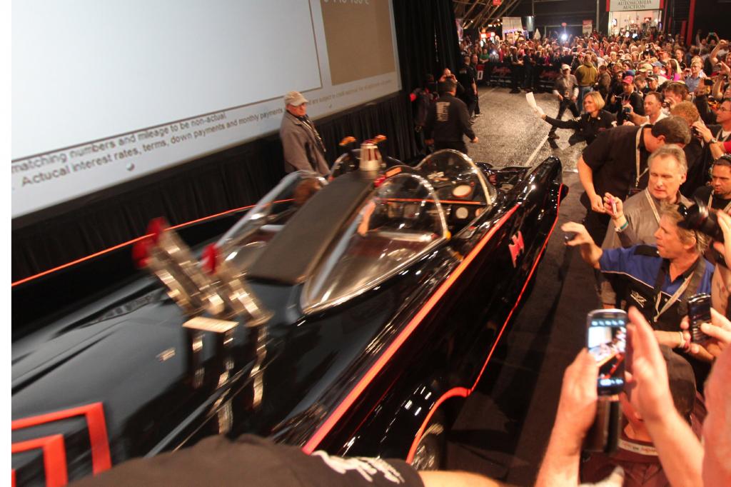 Die Basis für den schwarzen Zweisitzer lieferte die Designstudie Lincoln Futura