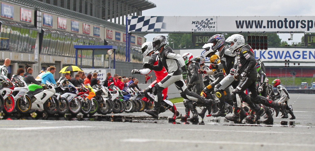 Endspurt für den Triumph-Street-Triple-Cup