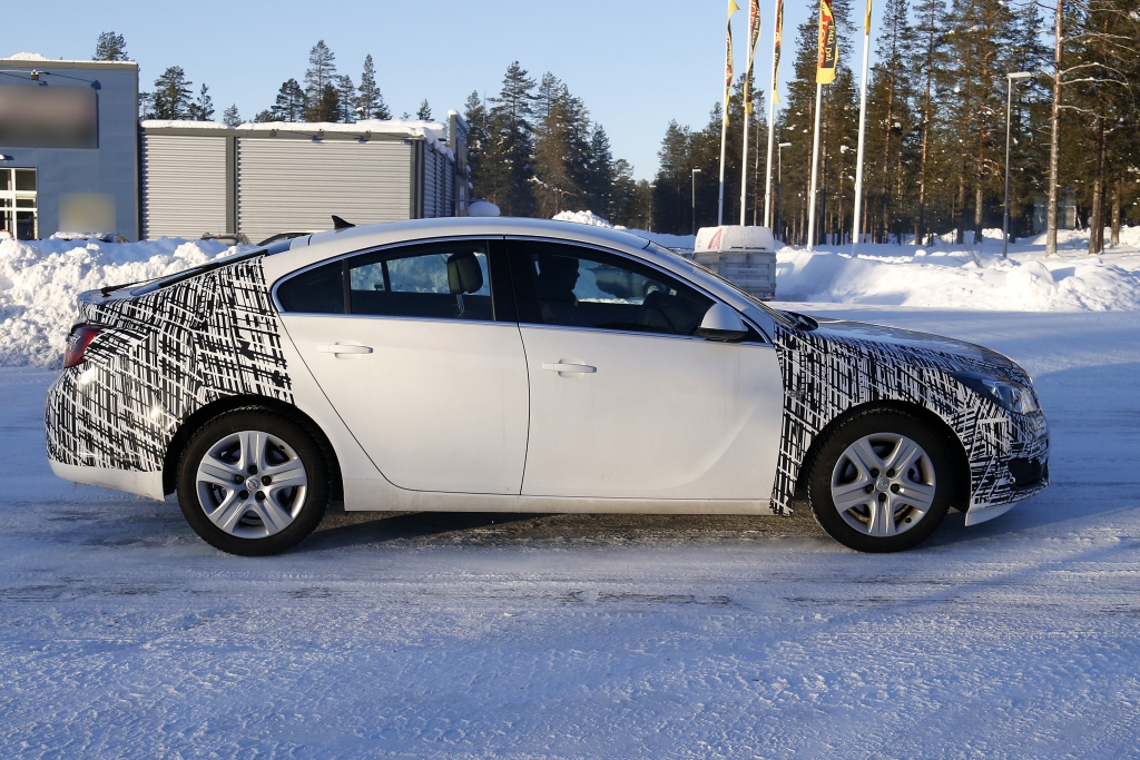 Erwischt: Erlkönig Opel Insignia Facelift 2013