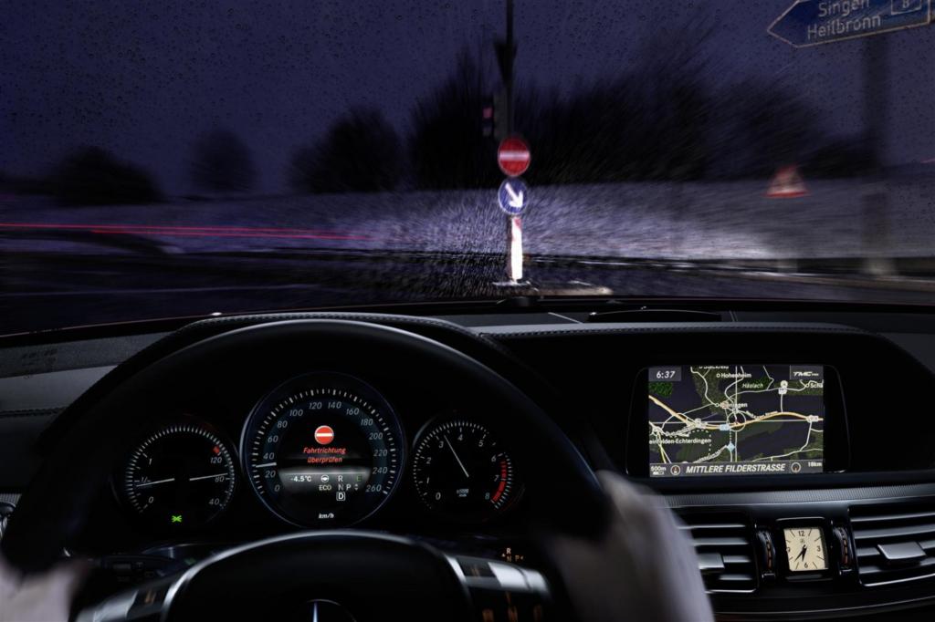 Falschfahr-Warner - Mercedes alarmiert Geisterfahrer