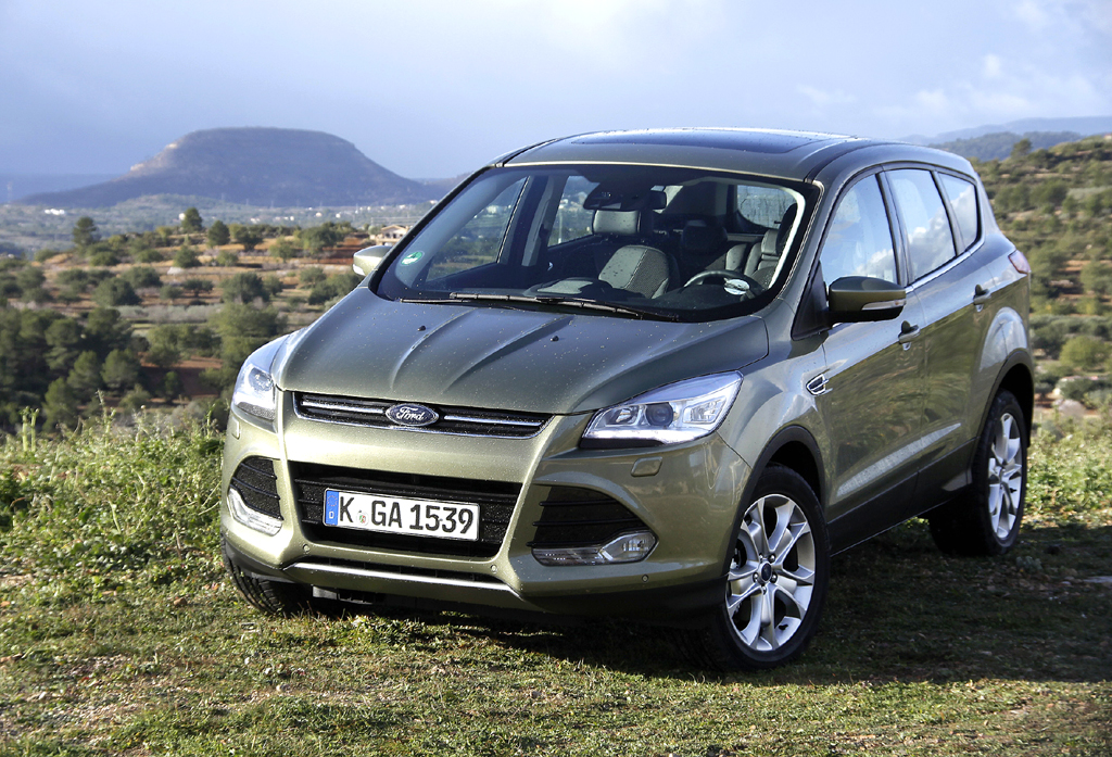 Fords neuer Kuga baut länger, ist flacher und schmaler. 