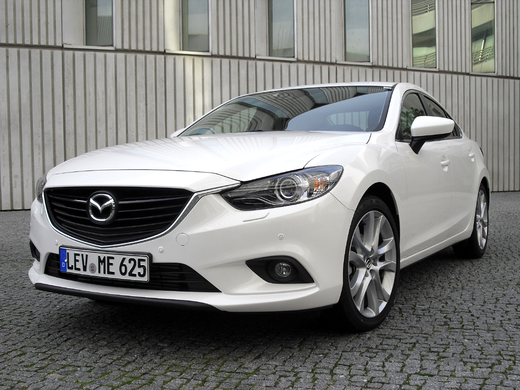 Formschön: Neuer Mazda6 startet ab Anfang Februar / Limousine und Kombi