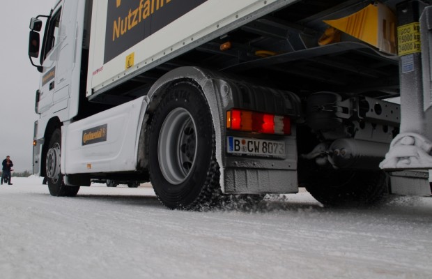 Früher Streueinsatz gegen querstehende Lkw
