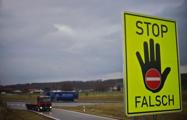 Geisterfahrer: Bei Stress und Dunkelheit auf die falsche Seite