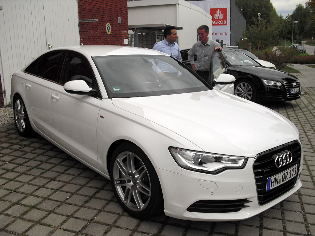Gleich doppelt befeuert: Audi A6-Limousine mit elektrischem Biturbodiesel. 
