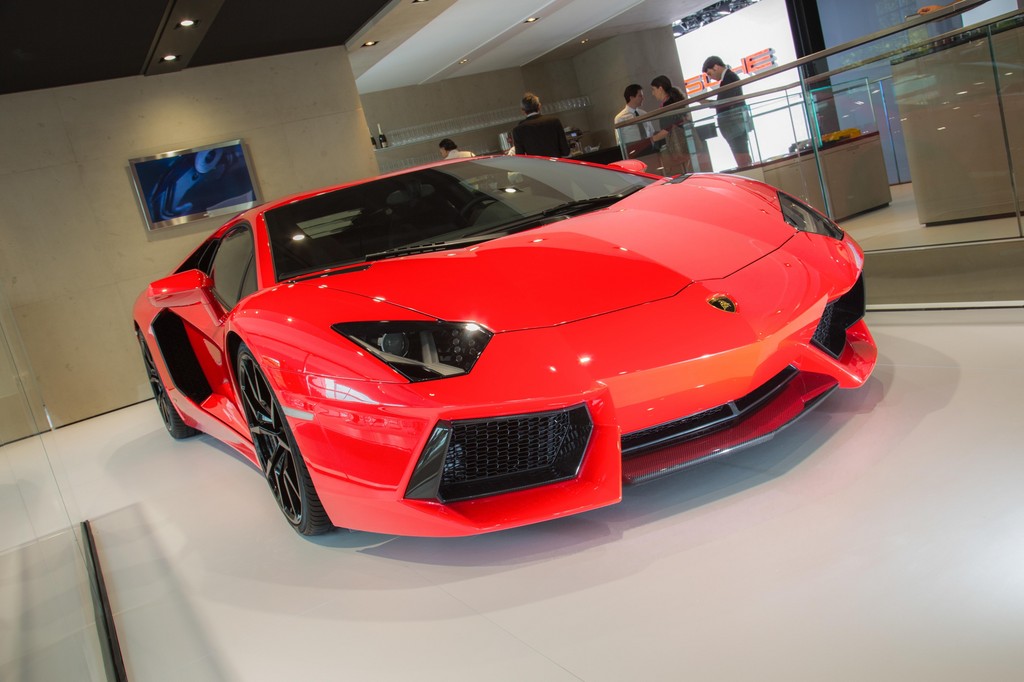 Lamborghini auf der Überholspur