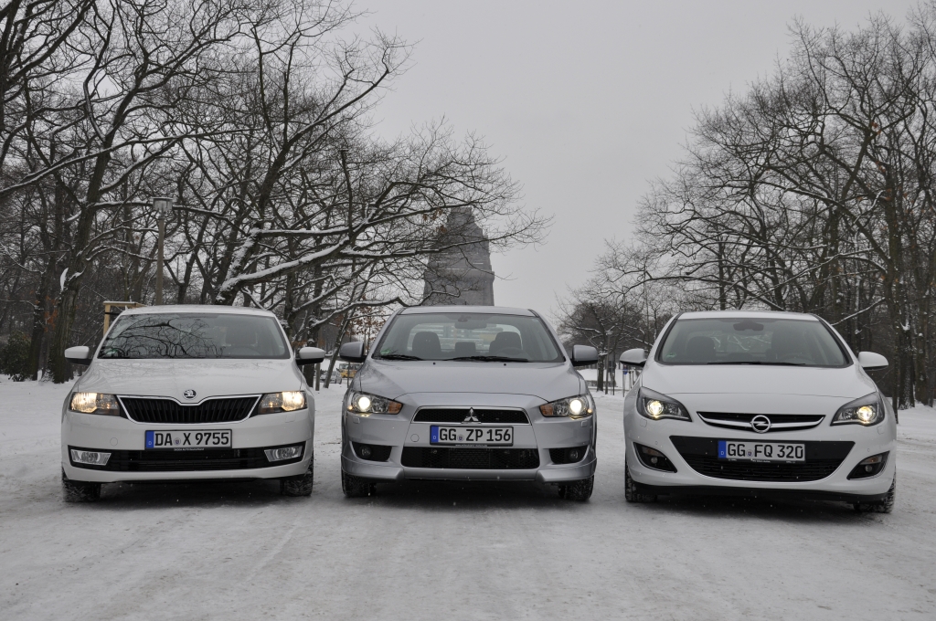 Limousinenvergleich: Mitsubishi Lancer, Opel Astra, Škoda Rapid - Comeback des Klassikers