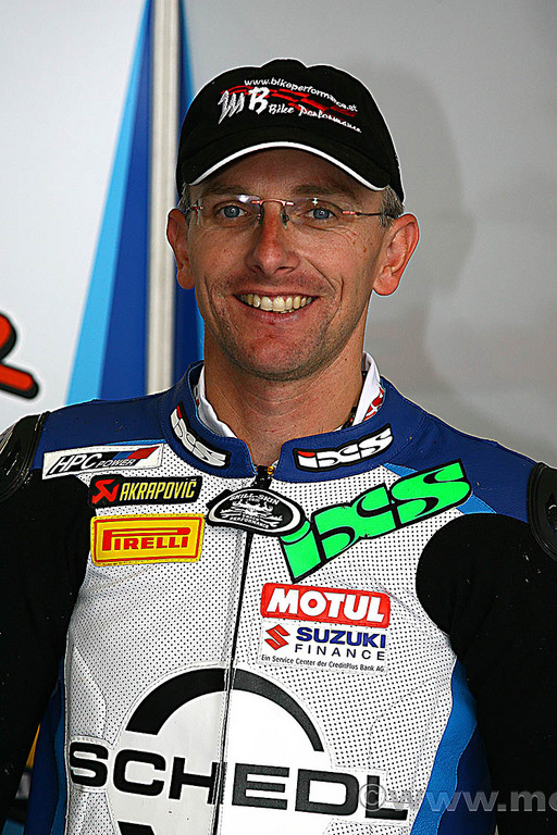 Martin Bauer fährt für Suzuki in der Superbike IDM