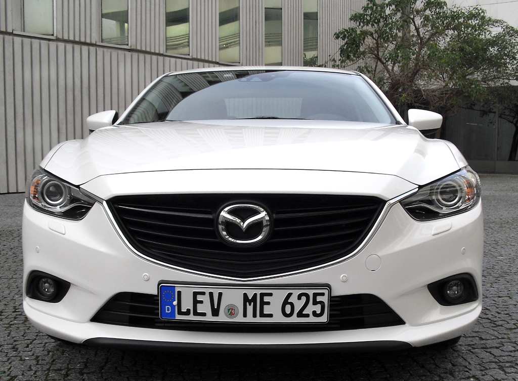 Mazda6: Blick auf die Frontpartie. 