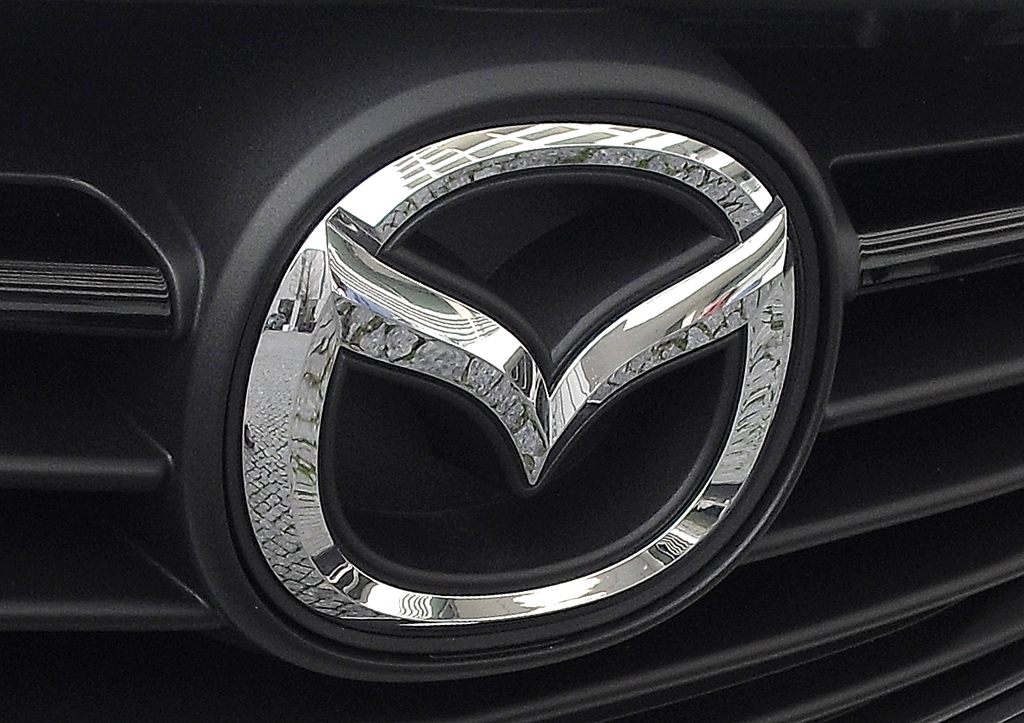 Mazda6: Das Markenlogo sitzt vorn mittig im Kühlergrill. 