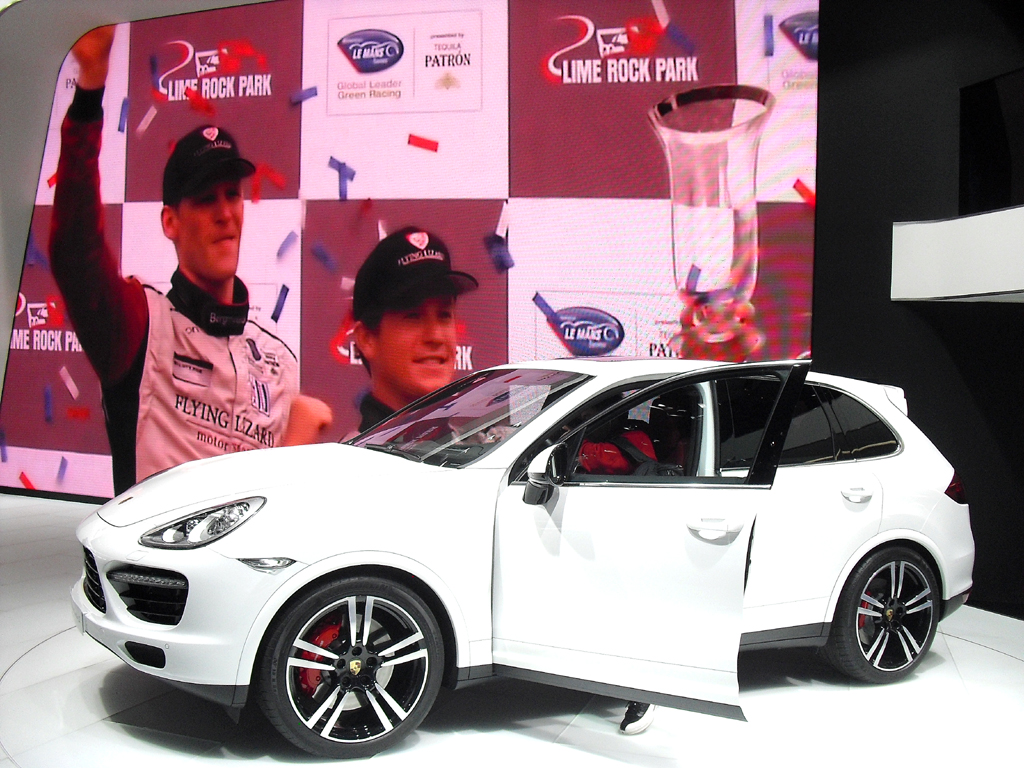 Porsche-Premiere in Detroit: Der Cayenne Turbo S wartet mit 550 PS auf. 