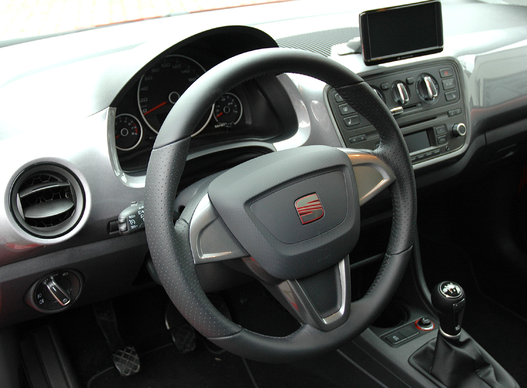 Seat Mii: Blick ins Cockpit, in dem sich alles aufs Wesentlichste konzentriert. 