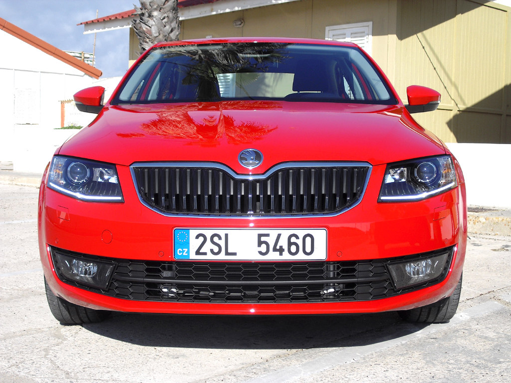 Skoda Octavia: Blick auf die Frontpartie. 