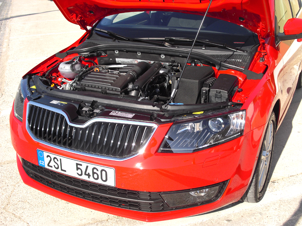 Skoda Octavia: Blick unter die Haube. Acht Motorisierungen stehen bis Mai zur Wahl. 