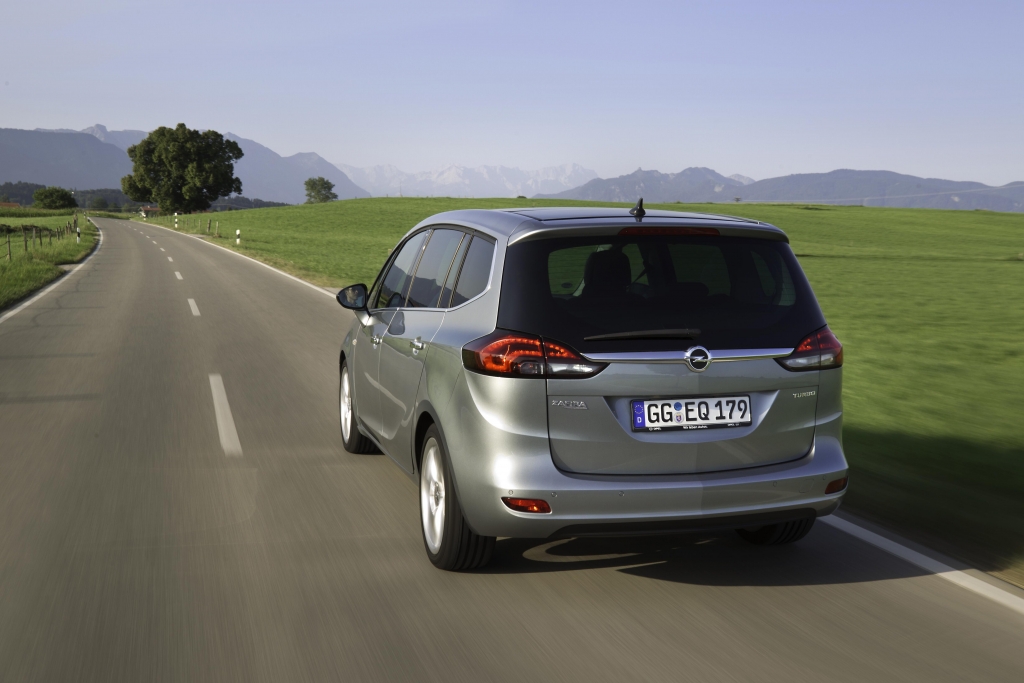 Test Opel Zafira Tourer Sport 2.0 CDTI: Kompakt-Van auf Mittelklasse-Niveaus