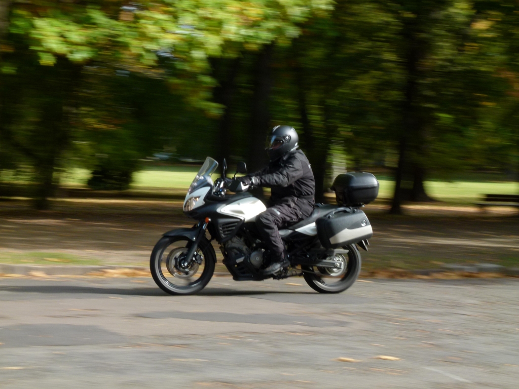 Test Suzuki V-Strom 650 ABS: Reise-Enduro für Streckemacher
