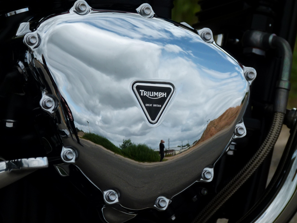 Test Triumph Bonneville T100: ... und die Gier nach Glanz