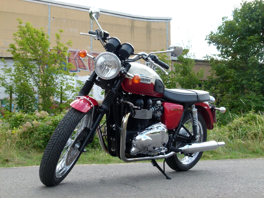 Test Triumph Bonneville T100: ... und die Gier nach Glanz